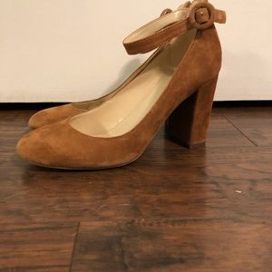 Suede camel brown strap ankle pump